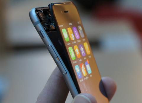 CRO_Electronics_Split_iPhone_09-14