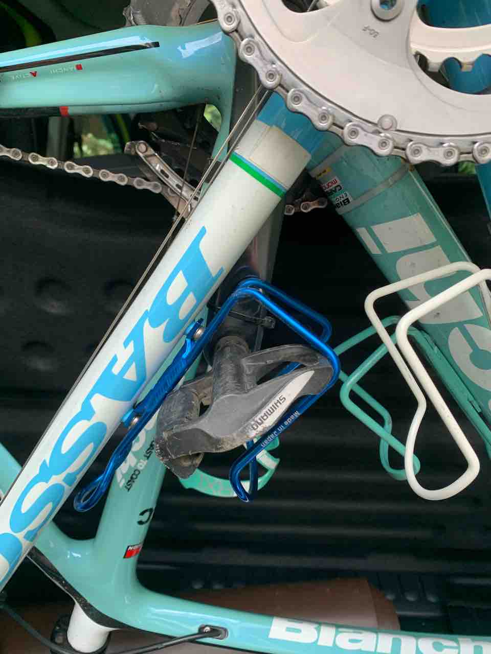 ルノーカングーにリアシート畳まないでロードバイク何台つめるかな 貧乏デザイナーの作業報告書