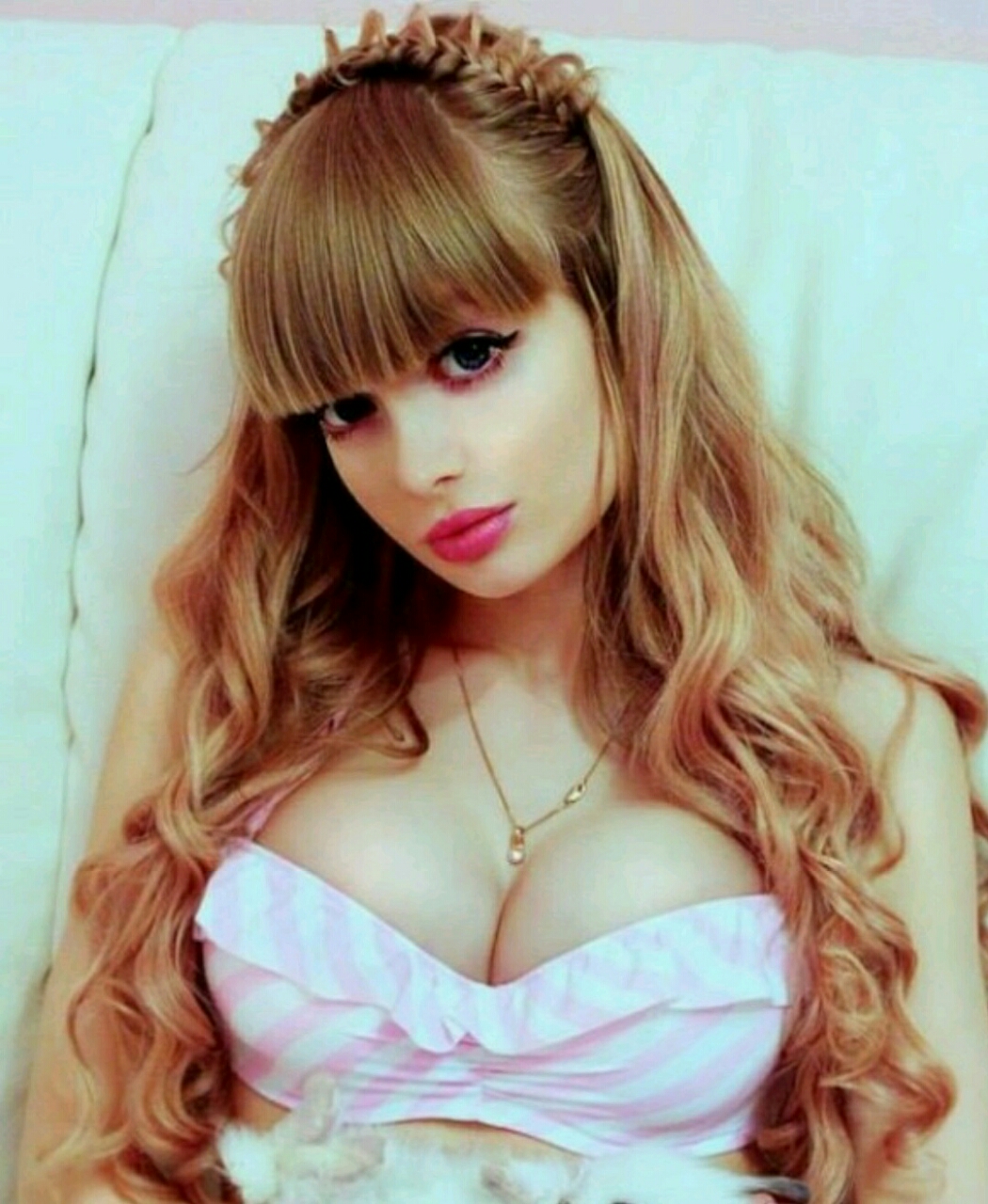 ノバ アンジェリカ 結婚 ケ