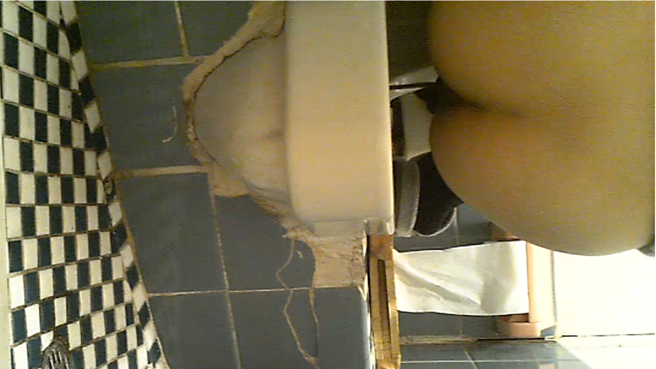オリジナルのトイレ盗撮 和式トイレで下痢 : 下痢・腹痛・浣腸フェチのトイレ盗撮ライブラリー