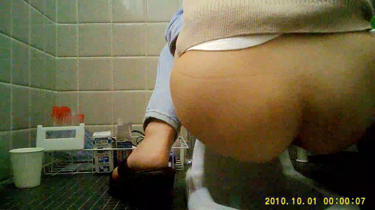 トイレ　盗撮　オリジナル 和式トイレで下痢 : 下痢・腹痛・浣腸フェチのトイレ盗撮ライブラリー