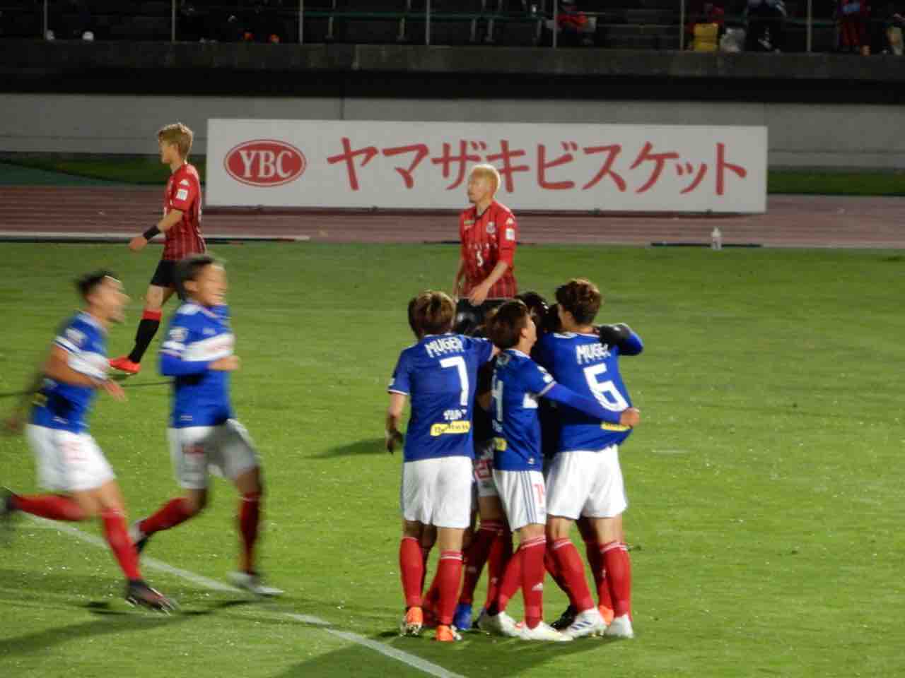 李忠成がマリノス初ゴール ゴール後の光景に胸が熱くなる ルヴァン杯 札幌戦 トリコロールの旗のもと Dice Kのblog