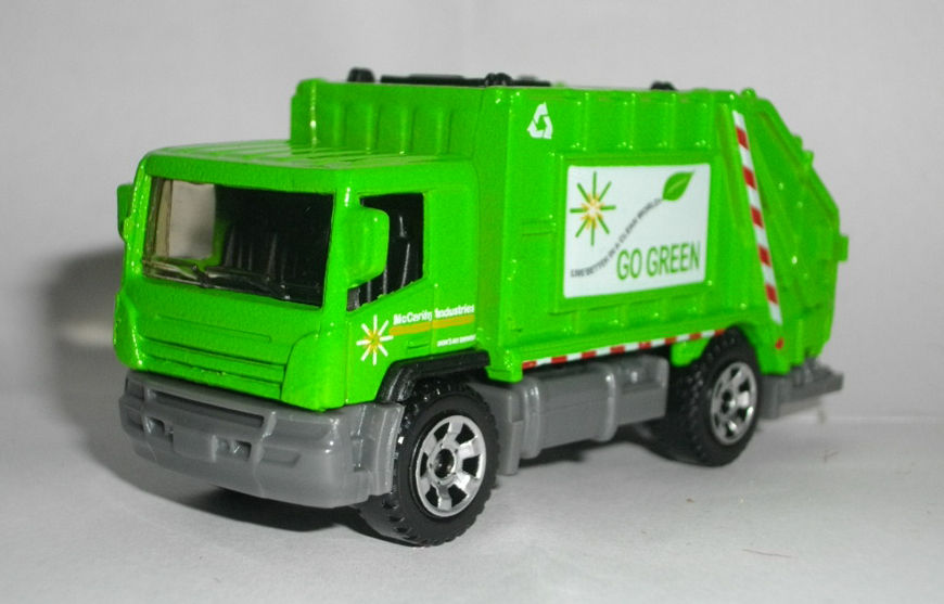 ごみ収集車 亜鉛板としゃもろの仕事風景