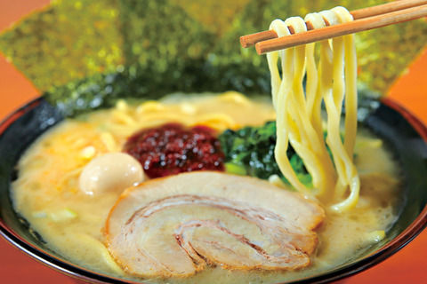 家系ラーメン食った直後のワイ「もうしばらくは食わんでええわ」