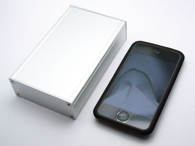 デジットblog Ipod Touch スマートフォンサイズ のアルミケース入荷