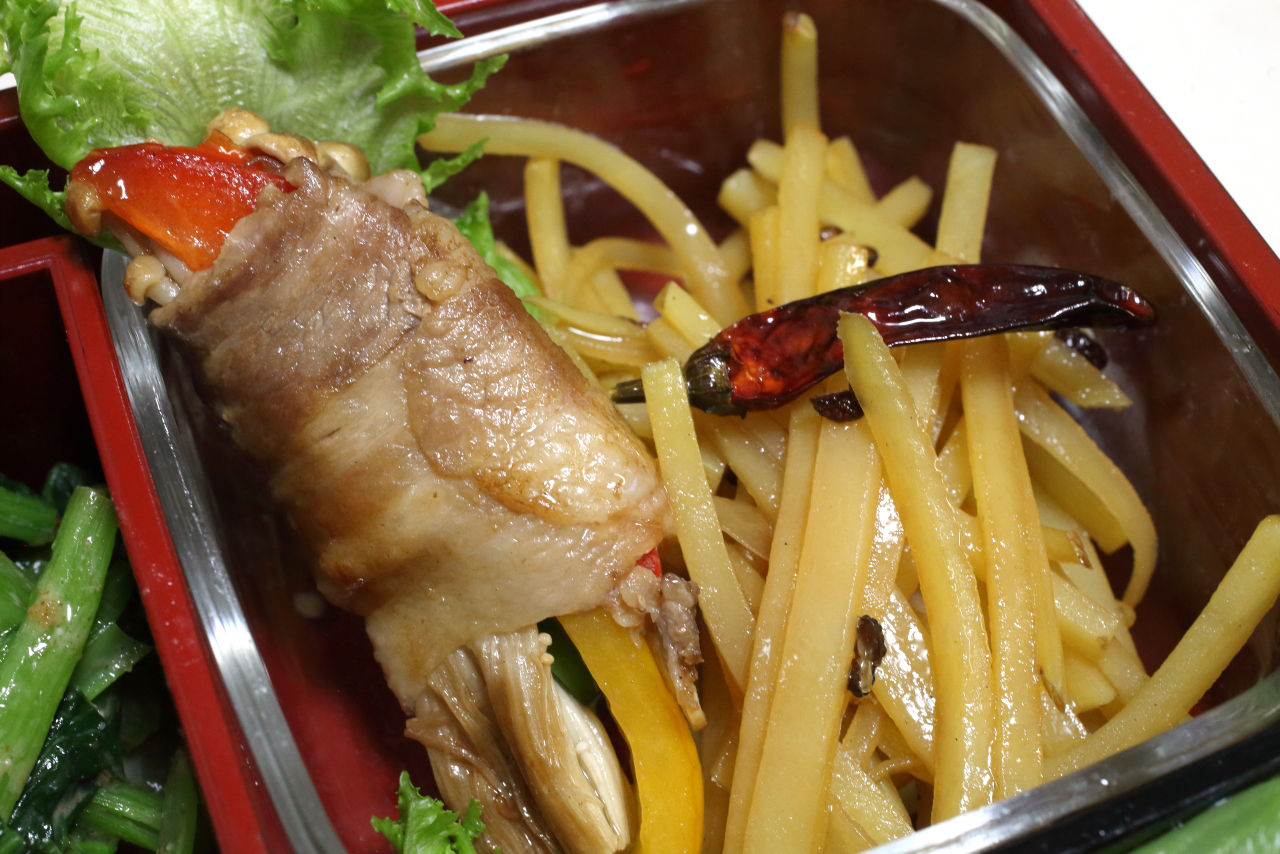ヤリイカと里芋の煮付け 揚げ茄子のニンニクおろし生姜和え えのき肉巻き 酸辣土豆絲 さつま揚げと切り昆布の煮物 小松菜の胡麻和え 今日の弁当問題 ヤリイカと里芋の煮付け 揚げ茄子のニンニクおろし生姜和え えのき肉巻き 酸辣土豆絲 さつま揚げと切り昆布の煮物 小松菜の胡麻和え 今日の弁当問題