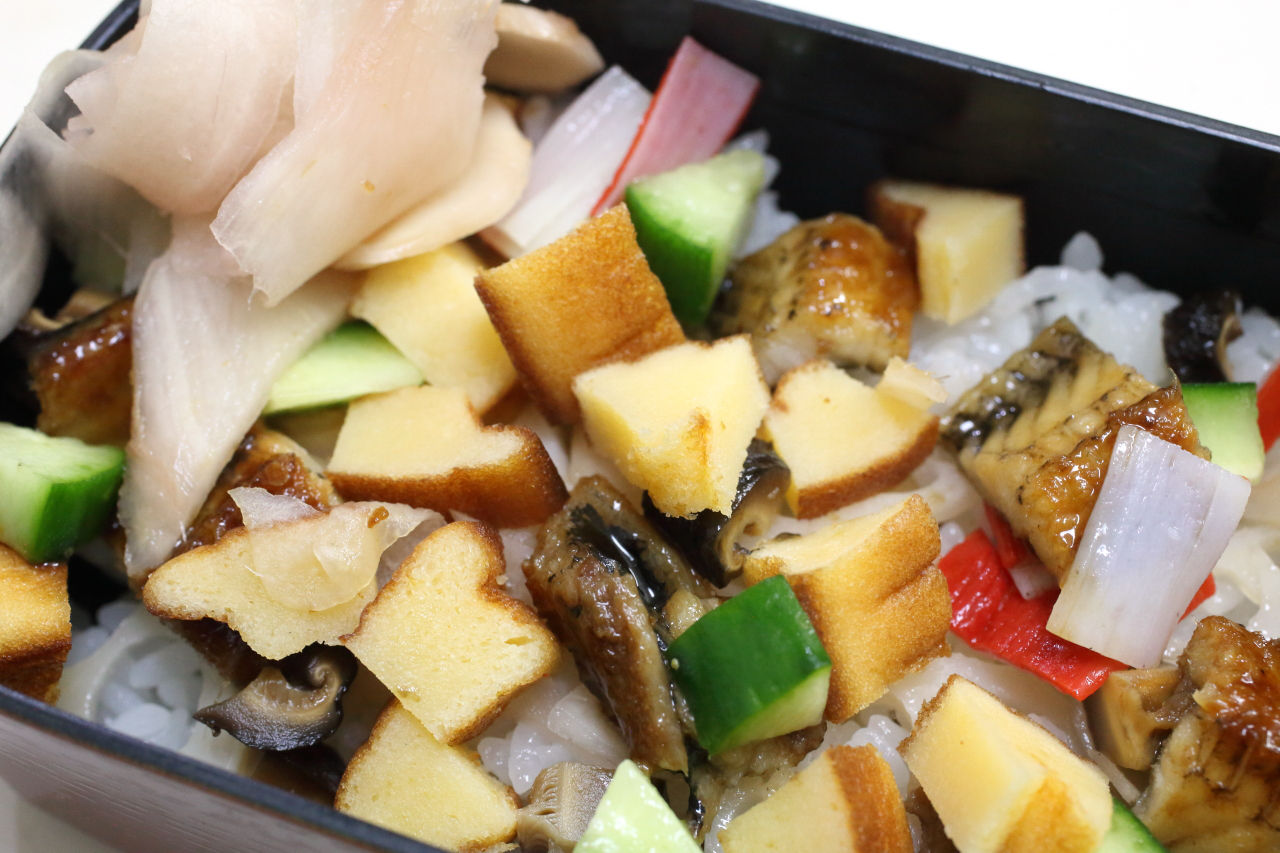 穴子チラシ 肉団子あんかけ かぼちゃサラダ 庄内麩とネギの味噌汁 今日の弁当問題 穴子チラシ 肉団子あんかけ かぼちゃサラダ 庄内麩とネギの味噌汁 今日の弁当問題