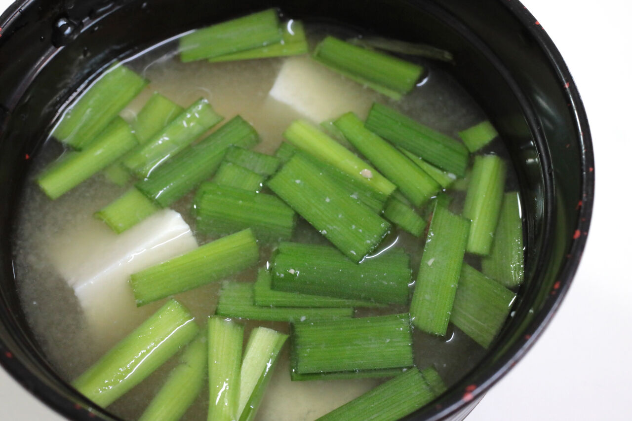 牛肉100 のロコモコ丼 目玉焼き だるまイカのフライ 地場産ナスの揚げ浸し チキンサラダ 豆腐とニラの味噌汁 白玉ズンダ 今日の弁当問題 牛肉100 のロコモコ丼 目玉焼き だるまイカのフライ 地場産ナスの揚げ浸し チキンサラダ 豆腐とニラの味噌汁 白玉ズンダ 今日の弁当問題
