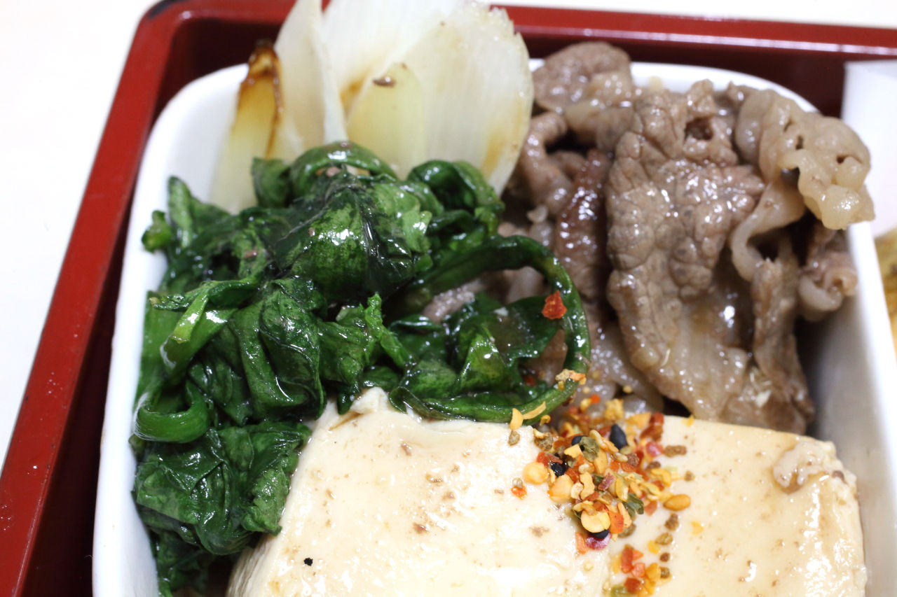 肉豆腐 芝海老の唐揚げ 実山椒入りだし巻き玉子 はじかみ 白花豆 白菜と水菜 鮭缶の煮浸し 万願寺とうがらしの土佐煮 きのこご飯 今日の弁当問題 肉豆腐 芝海老の唐揚げ 実山椒入りだし巻き玉子 はじかみ 白花豆 白菜と水菜 鮭缶の煮浸し 万願寺とうがらしの土佐煮 きのこご飯 今日の弁当問題