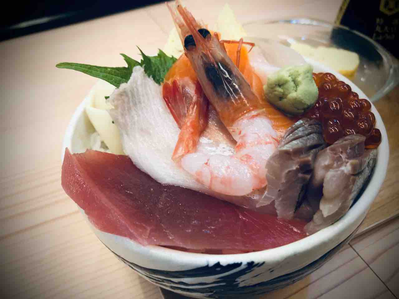 函館市若松町にある はこだて朝市どんぶり横丁市場内にある 鮨処はこだて さんへ東急ステイ函館朝市の朝食チケットを利用して行ってきました 函館 気まぐれブログ 函館市若松町にある はこだて朝市どんぶり横丁市場内にある 鮨処はこだて さんへ東急ステイ函館朝市の朝食チケットを利用して行ってきました 函館 気まぐれブログ