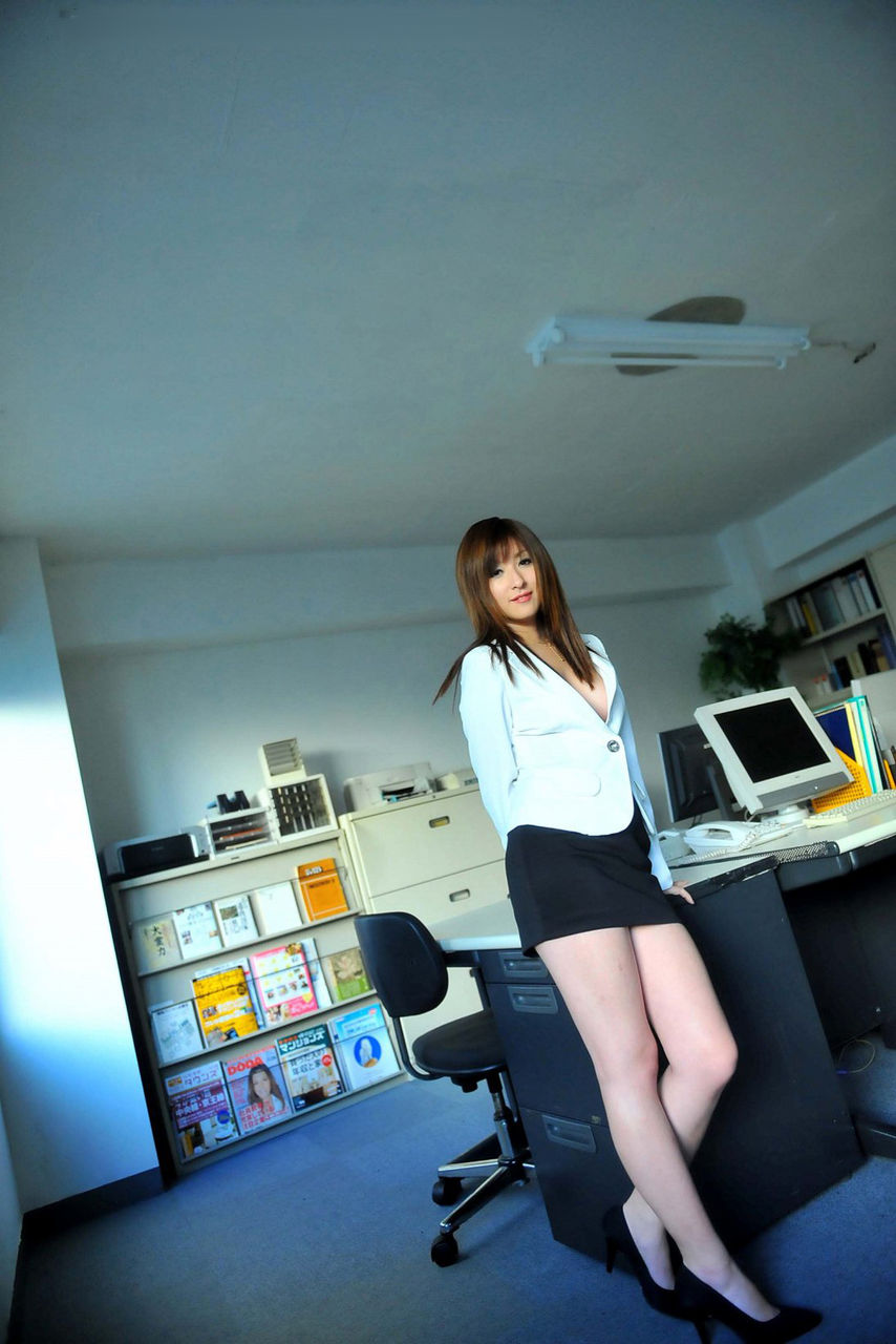オフィス性奴隷扉の女 性奴隷にされた美人ＯＬ （１３）／宮村麻耶さん : ０．５５世紀少年