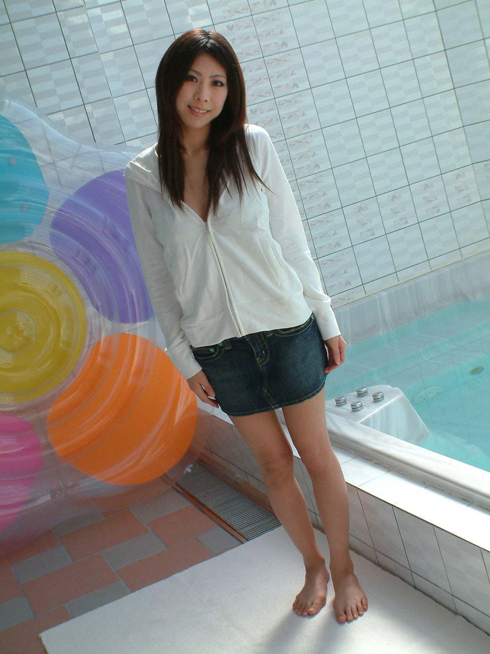 竹内結 無修正 隣家の奥さんが競泳水着に着替えたら (1)/竹内結さん : 0.55世紀少年