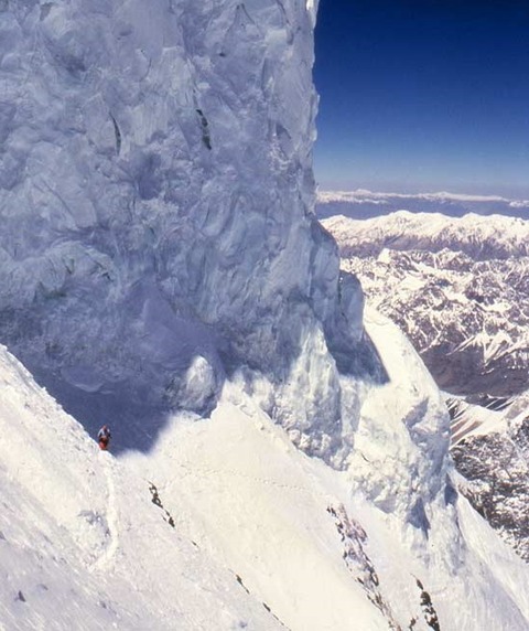 K2-Bottleneck_serac_Bergsteigen_Bild-Rolf-Zemp
