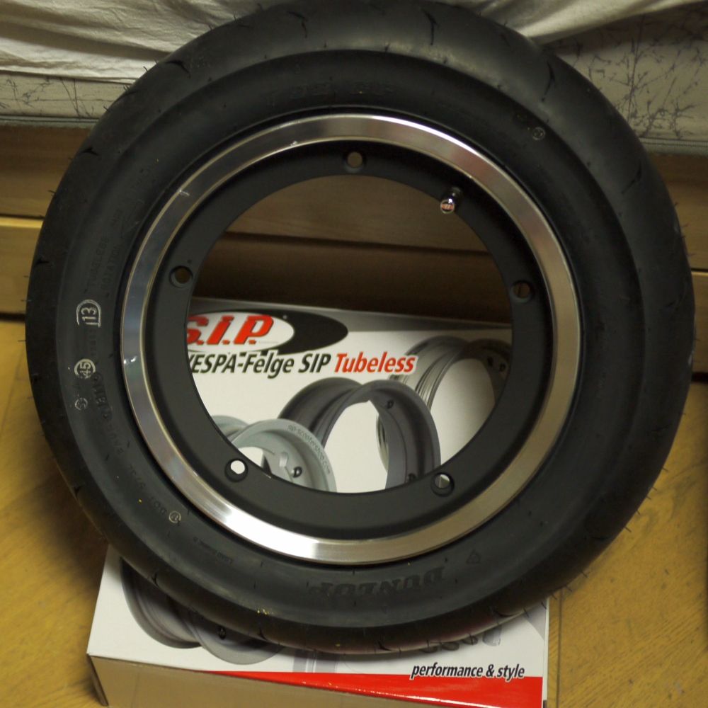 ベスパ　チューブレスホイール　10インチ　vespa 50S チューブレスホイール VESPA 50s / 90/ 100用 2.15-10