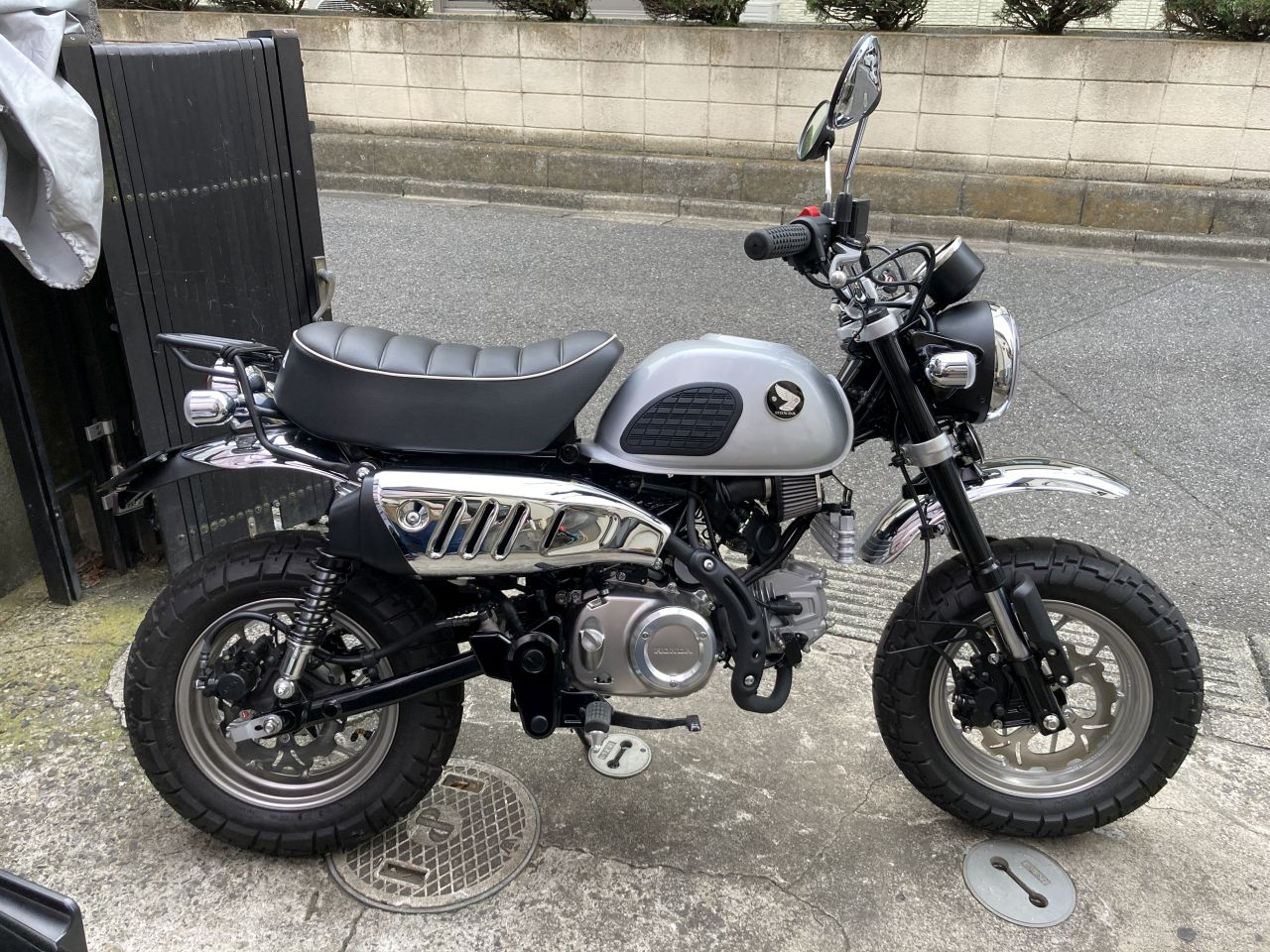 モンキー125タンク塗装 ながやまやがな