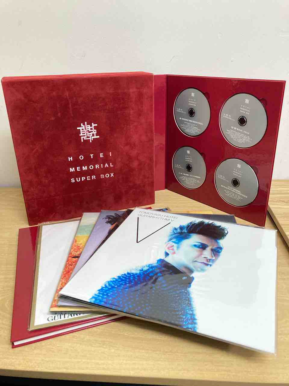 完全生産限定盤 BOX SUPER MEMORIAL HOTEI 布袋寅泰 布袋寅泰、30周年メモリアルBOXは50歳の誕生日に発売 BARKS | 邦楽