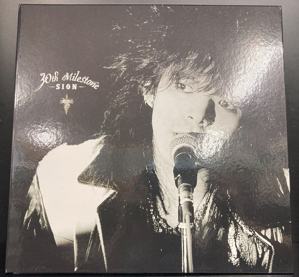 SION シオン / 30th milestone（初回CD）中古で入荷