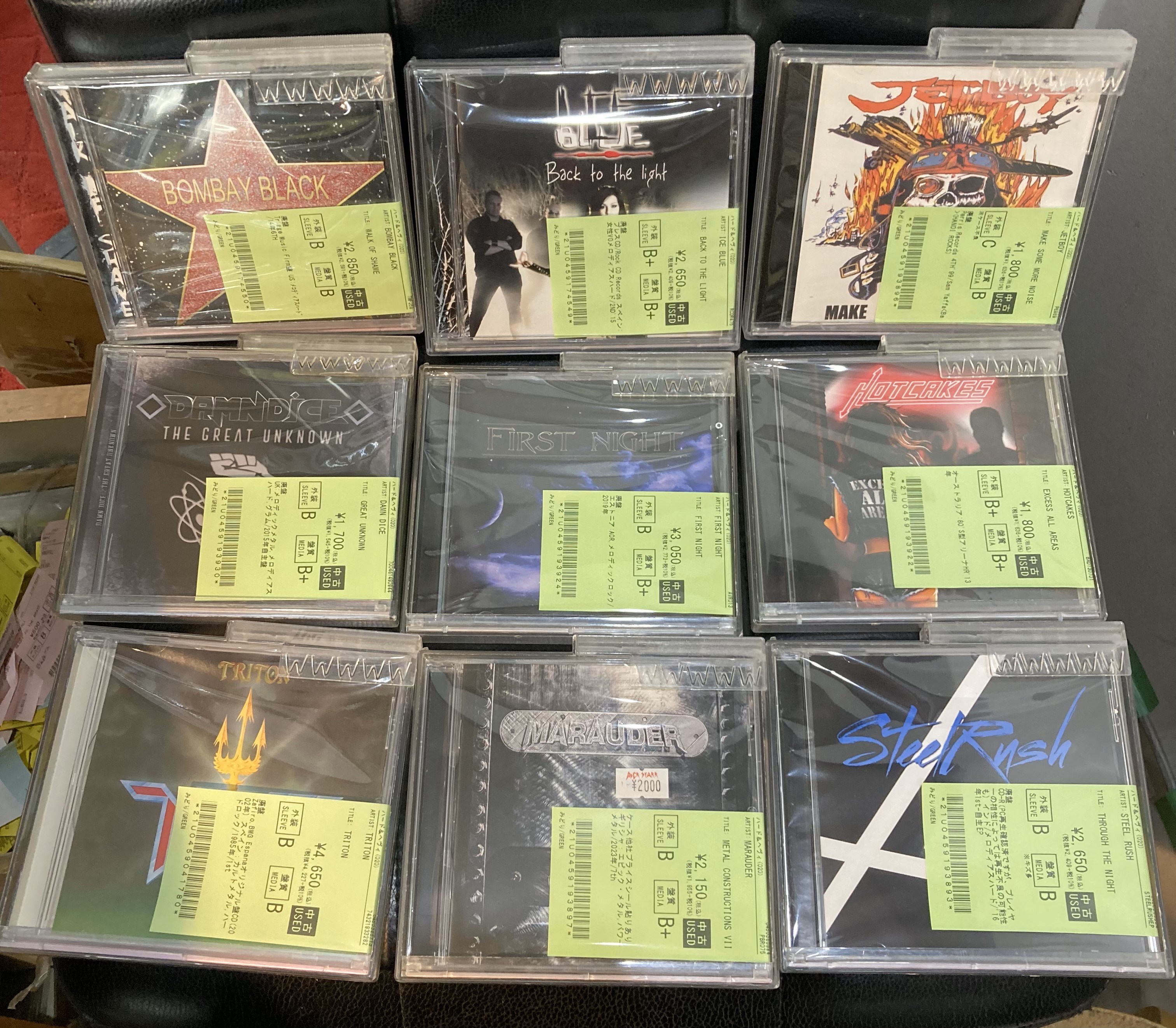 HEAVY METAL中古CD新着コーナーの輸入中古CDを店頭にチラシます