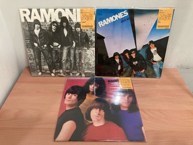 PUNK レコード入荷中！！ラモーンズ！アンダートーンズ