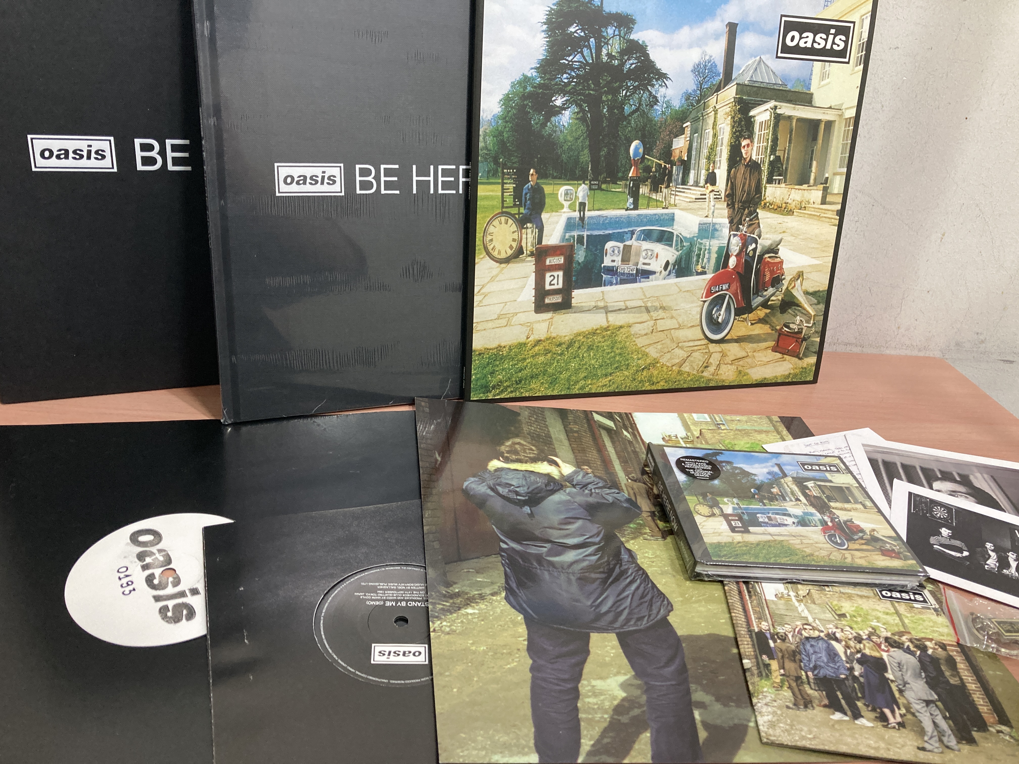 Oasis デラックス・エディション 3CDセット Oasis（オアシス）｜『Definitely Maybe 30周年記念盤』祝・再