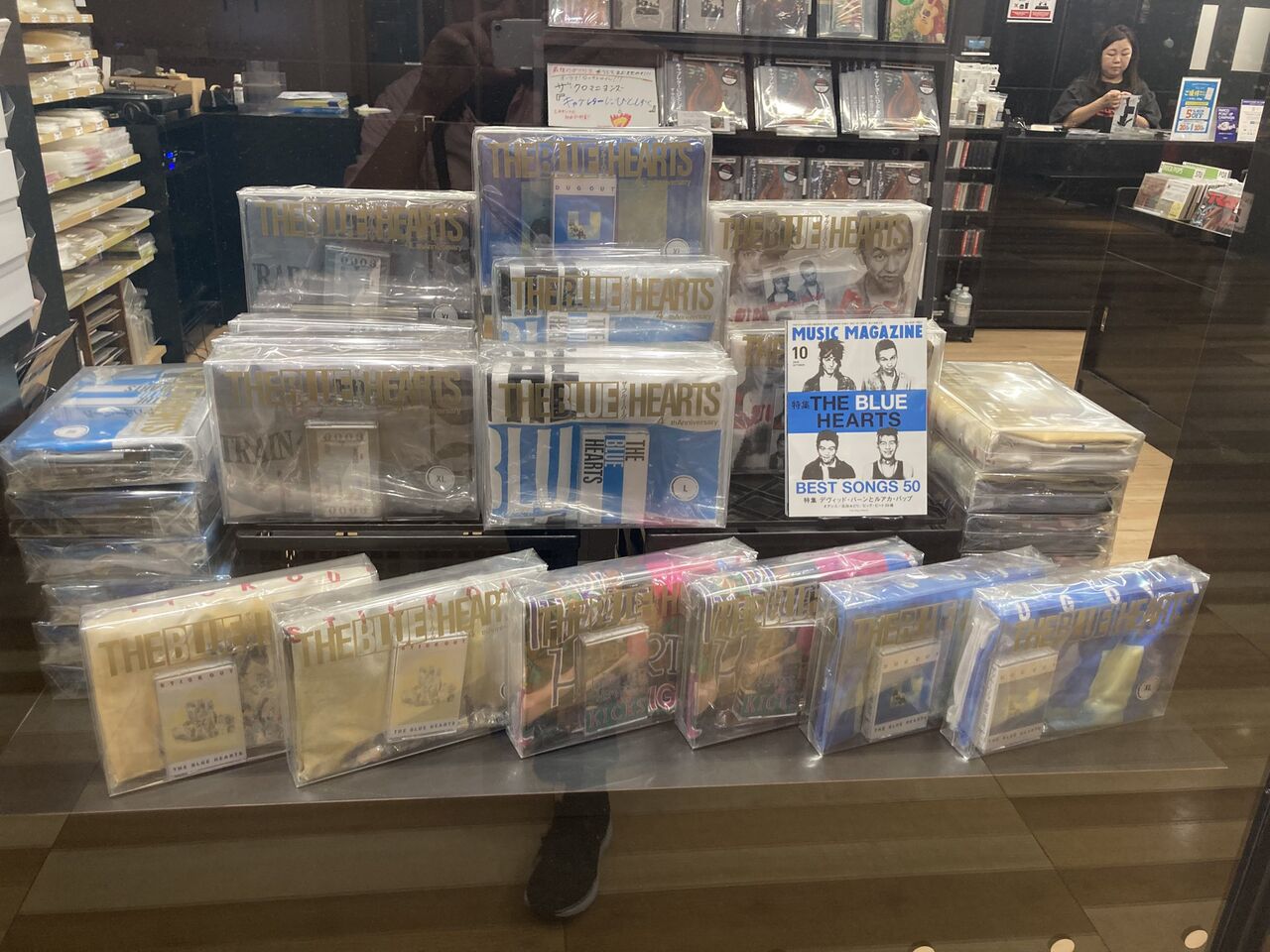 THE BLUE HEARTS カセット+Tシャツ セット入荷しています