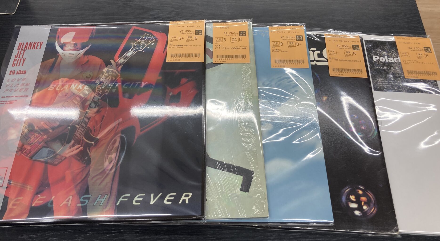 4/17(金) 【中古入荷情報】J-POPレコード入荷情報更新♪ 中島美嘉/浜崎