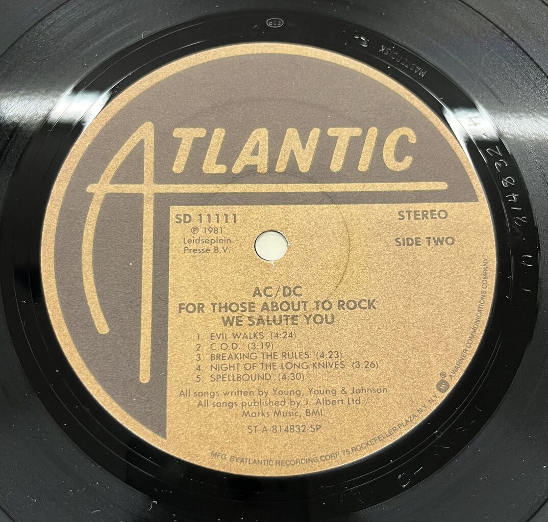 AC/DC レコード　名盤 5/28(水)AC/DCの名盤『For Those About To Rock We Salute You』各種