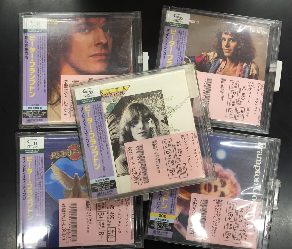 ROCK中心に廃盤レアタイトル含む紙ジャケ緊急放出中！！ 当店入口平台 