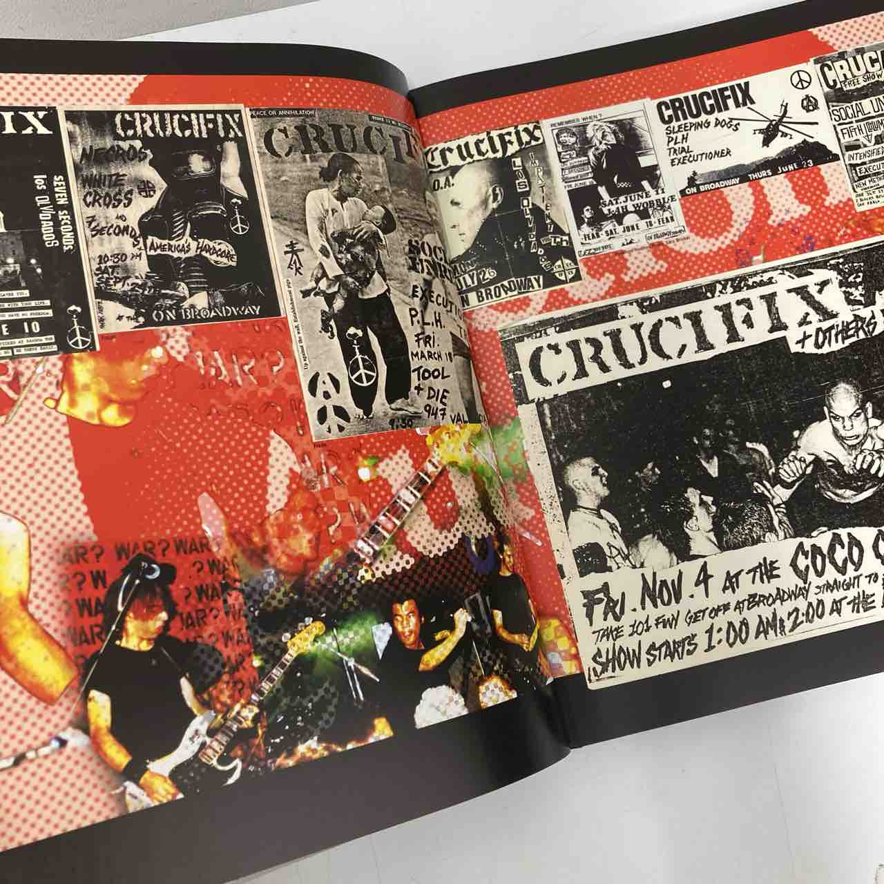 PUNK洋書/フライヤー集「RIOT GRRRL」「FUCKED UP」入荷しました