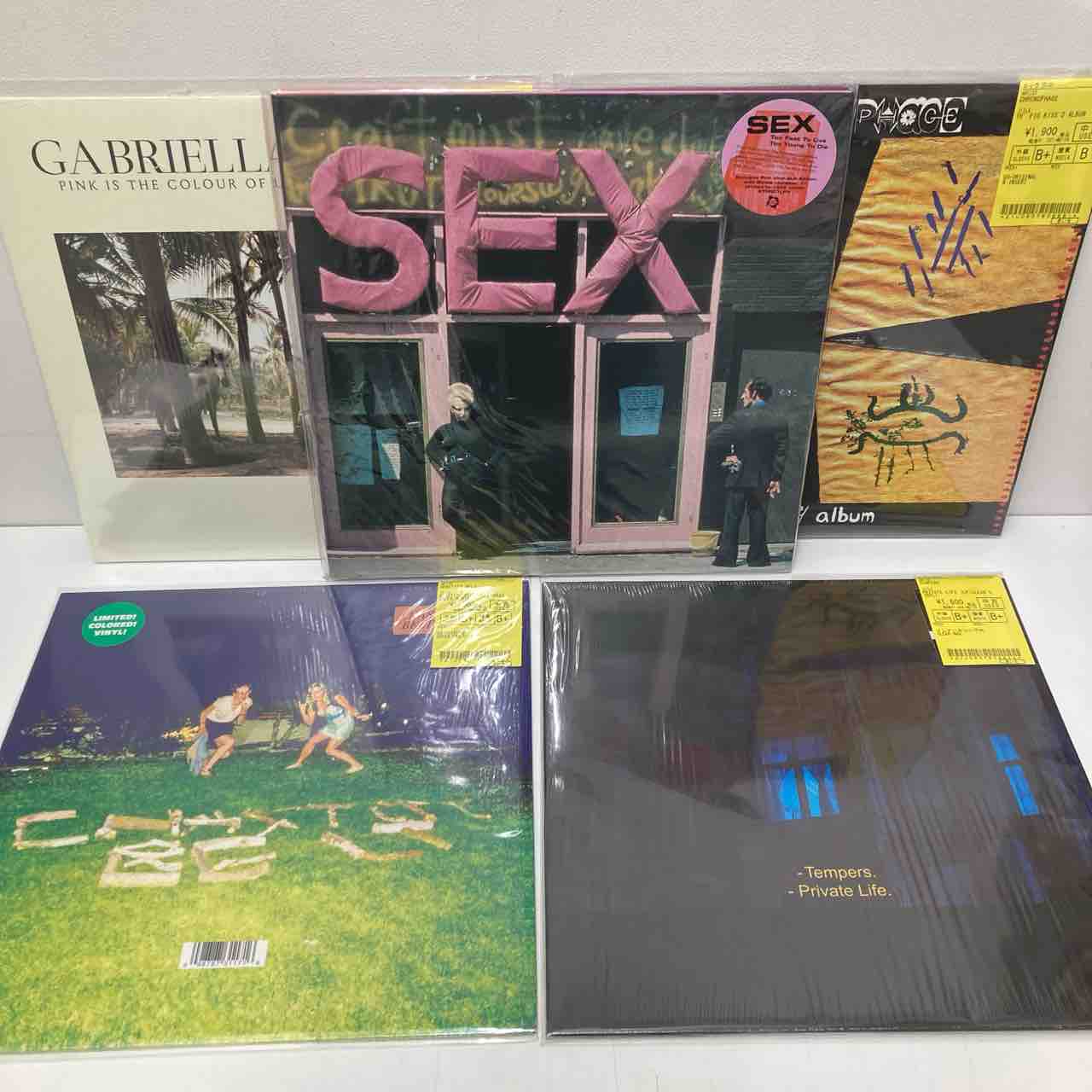 ステラドネリー、ジュリアンベイカー、クレアラフットなど 女性