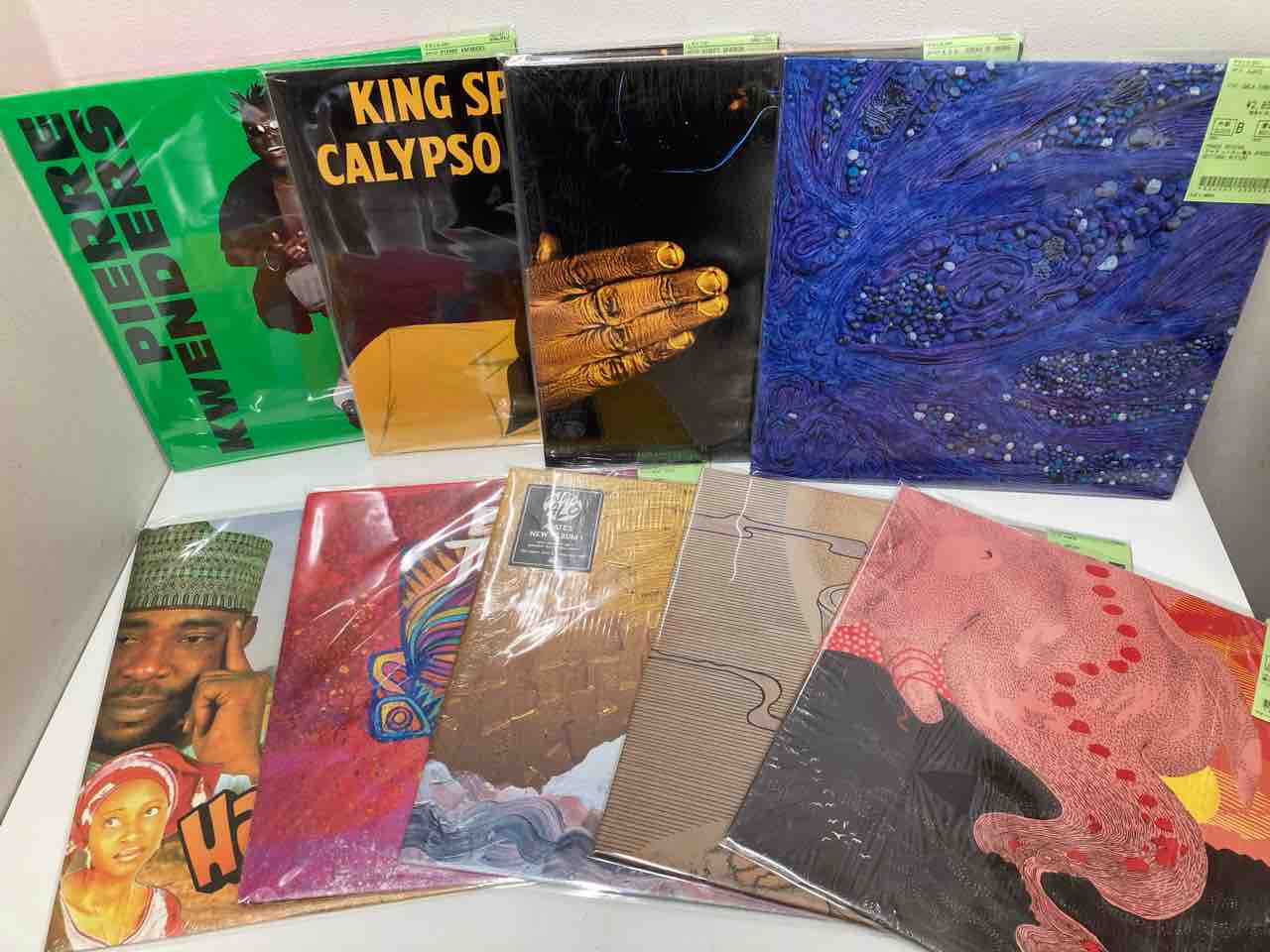 ☆ワールド関連の中古レコードがまとまって入荷いたしました