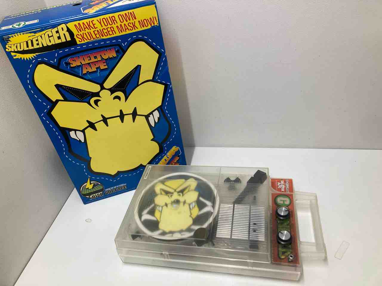 ■ポータブル・レコード・プレーヤー【コーネリアス仕様/GP-3C/外箱付】 コーネリアス/コーネリアスポータブルプレイヤー (GP3C)〉の中古品BOX