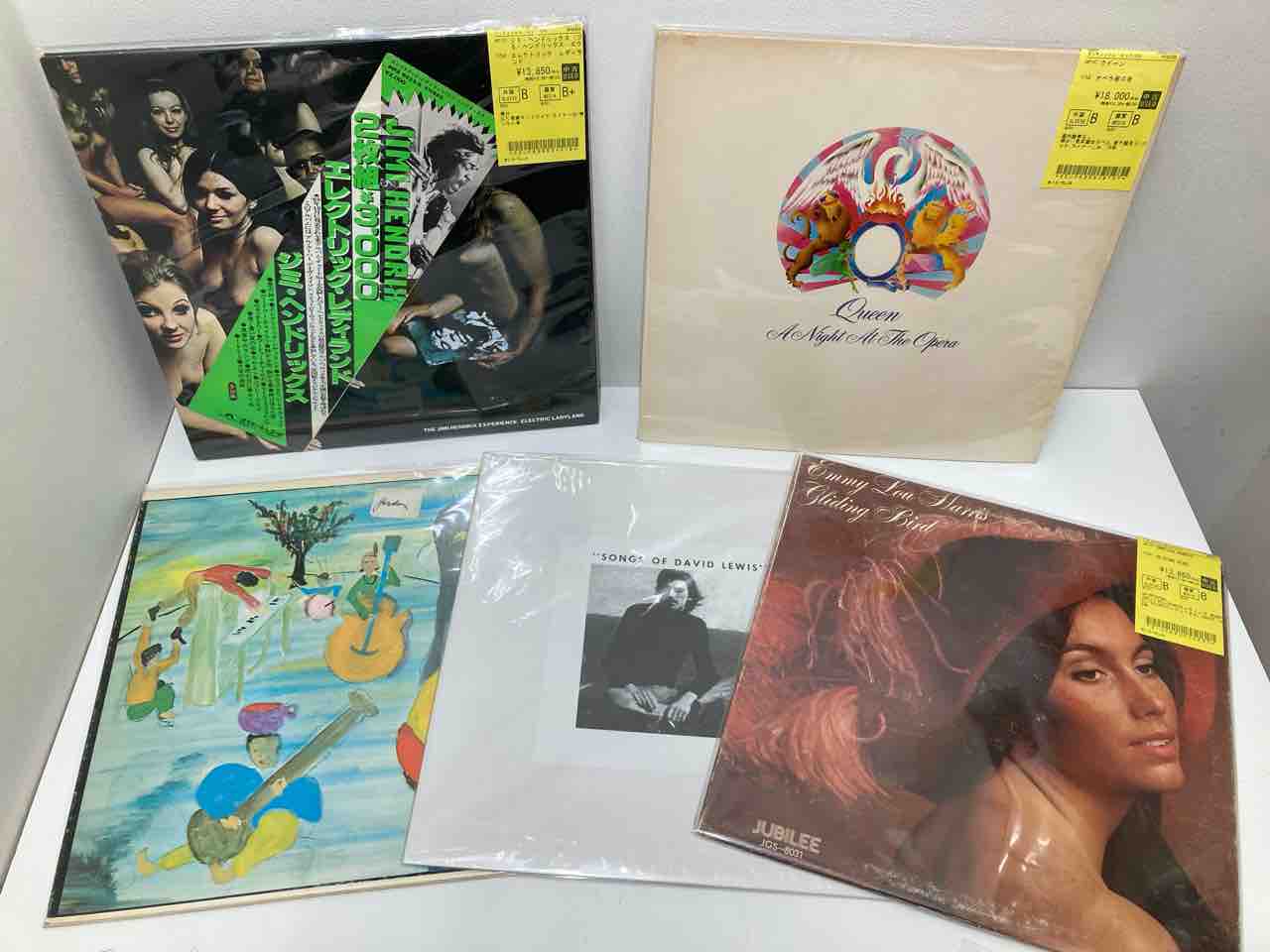 JONATHAN RICHMANやQUEEN、NEIL YOUNGなどロック中古レコードがまとめ