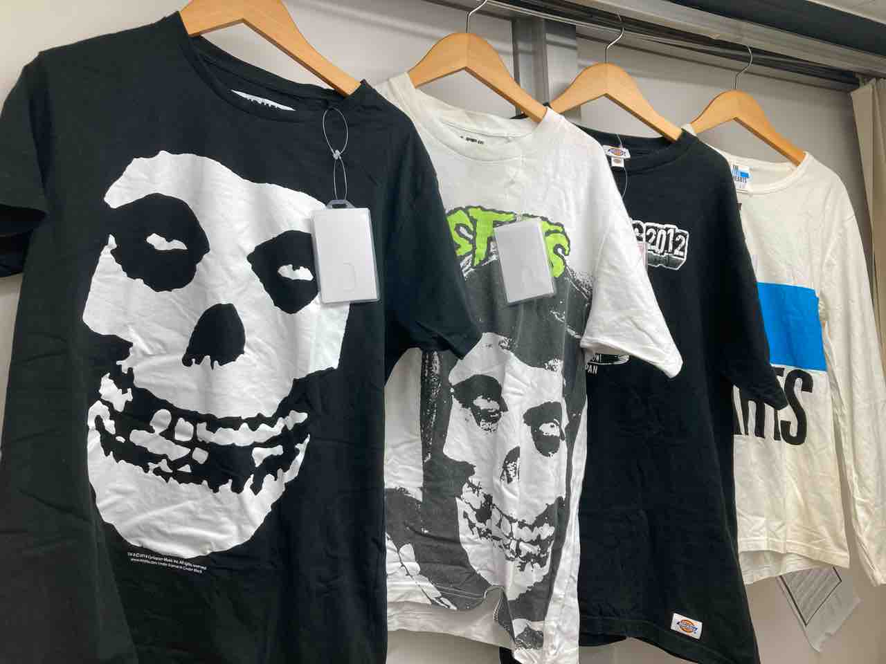 アパレル新入荷】バンドT,レーベルロゴTなど30点以上の大量入荷いたし
