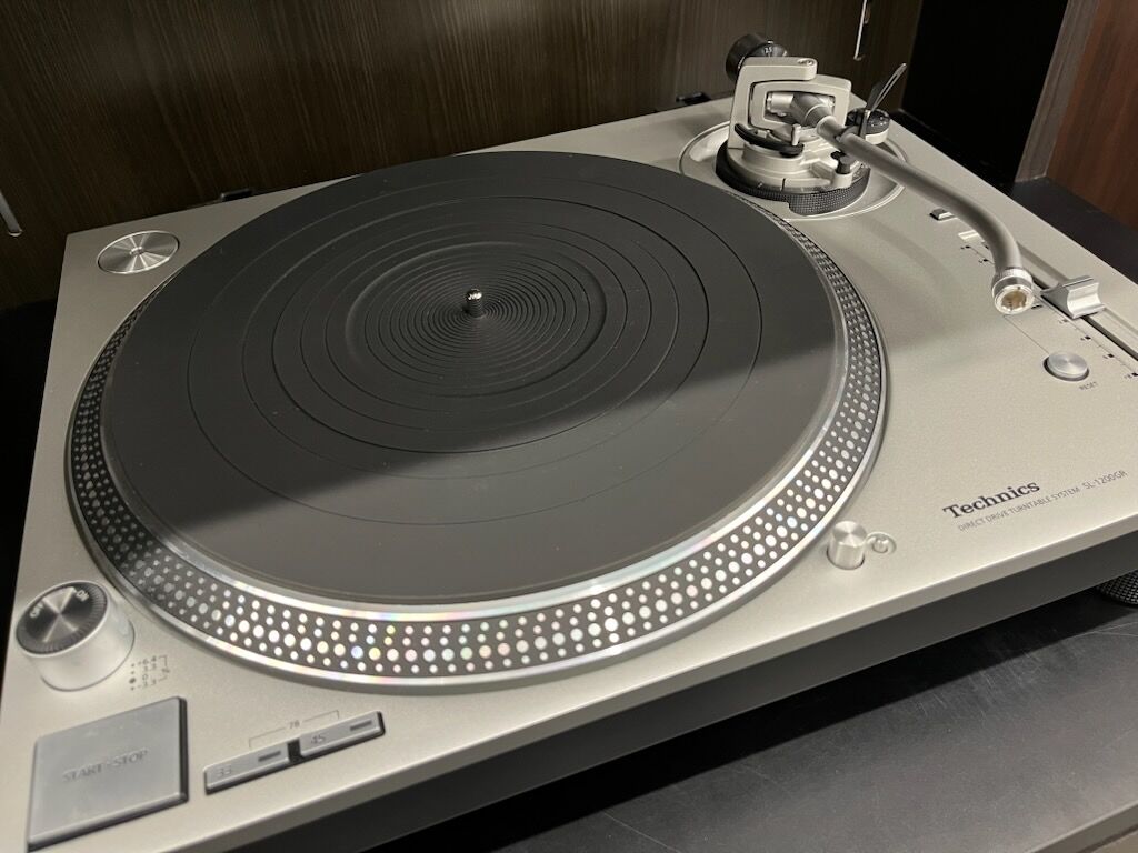 お値段見直しました。【中古機材】TECHNICS SL-1200GR シルバー入荷