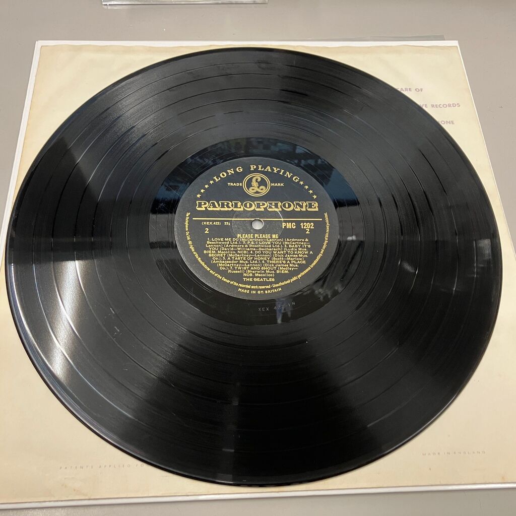 10/29(日)『ビートルズ廃盤レコードセール』【写真】PLEASE PLEASE ME