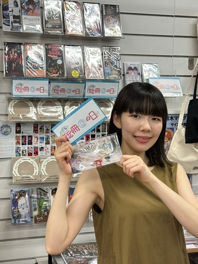 ☆ 7/7(金)は短冊CDの日 。・・。☆ 8cmCDシングル一挙販売開始 ☆ 7/7(金)は短冊CDの日 。・・。☆ 8cmCDシングル一挙販売開始