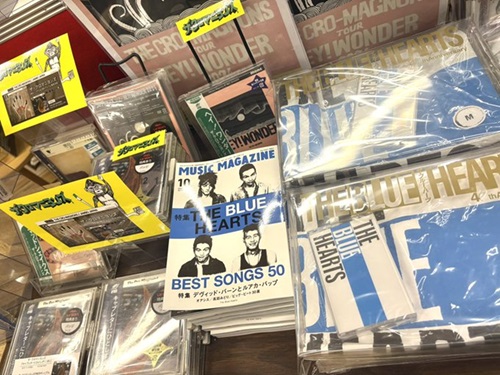 10/29発売 THE CRO-MAGNONS NEW ALBUM発売中!! CD初回盤残りわずか