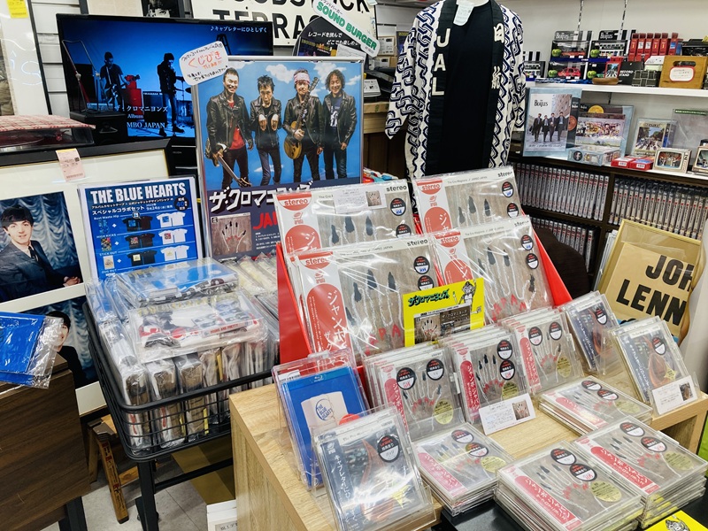 10/29発売 THE CRO-MAGNONS NEW ALBUM発売中!! CD初回盤残りわずか