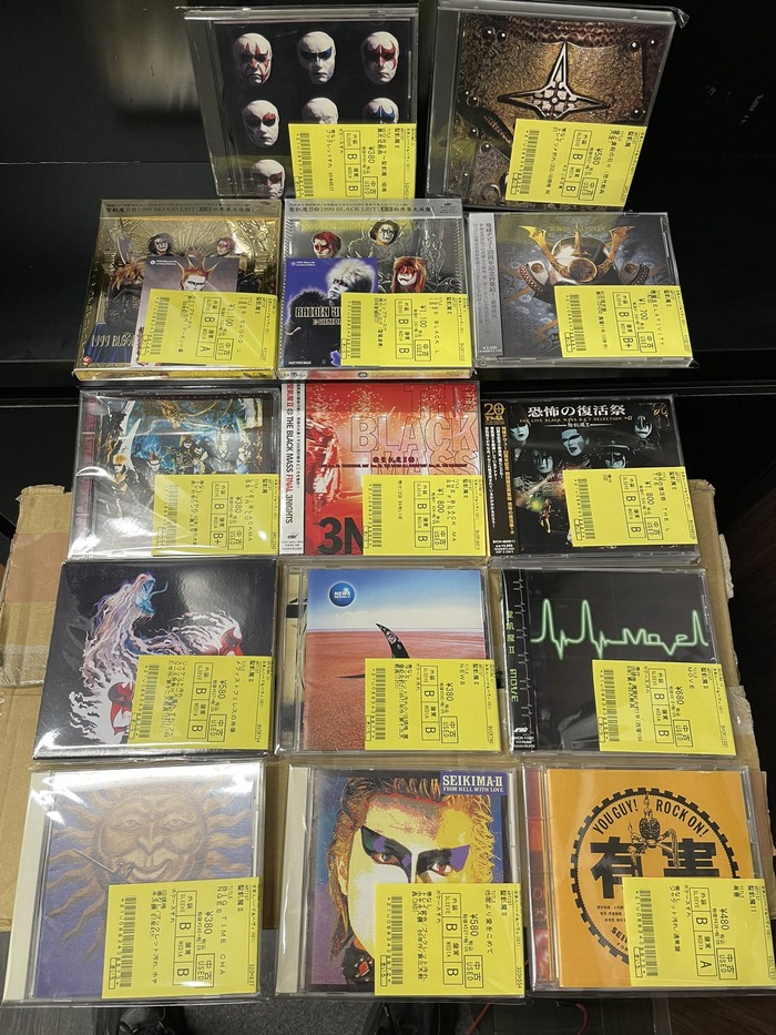 聖飢魔Ⅱ、EARTHSHAKER、ZIGGYらジャパニーズメタル80点以上お