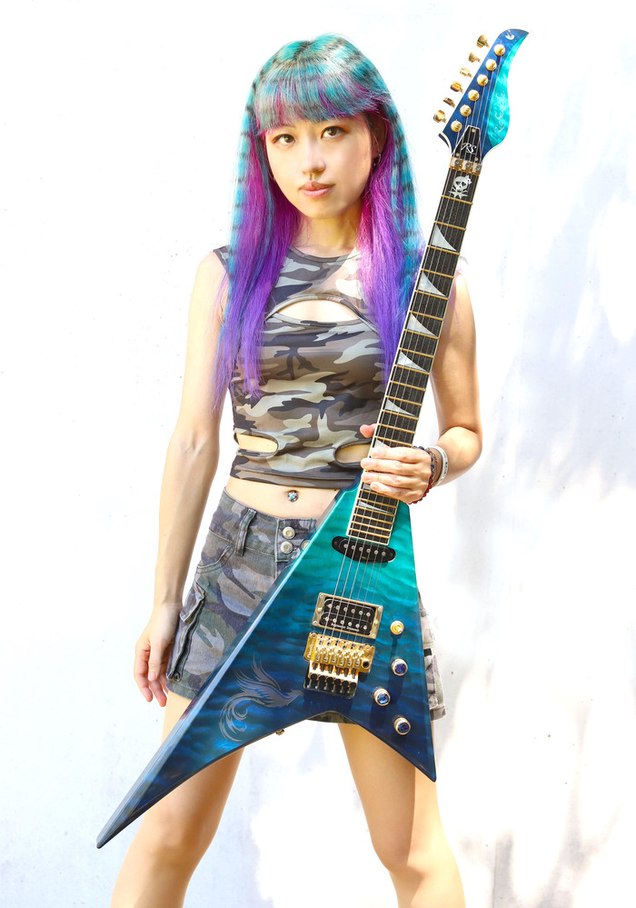 Rie a.k.a. Suzaku 『MYSTERY HUNTER』 発売記念サイン会開催決定