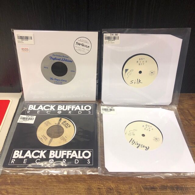 quakers / approach with caution 7インチ レア quakers / approach with caution 7インチ レア - メルカリ