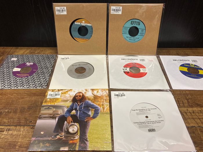 【新品・未開封・特典付き】THANK YOU SO MUCH レコード Amazon.co.jp: 【メーカー特典あり】THANK YOU SO MUCH [完全