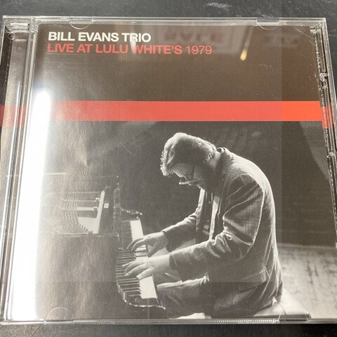 ジャズレコード3枚/ Bill Evans２枚共に目立った傷汚れ無し ジャズレコード3枚/ Bill Evans2枚共に目立った傷汚れ無し
