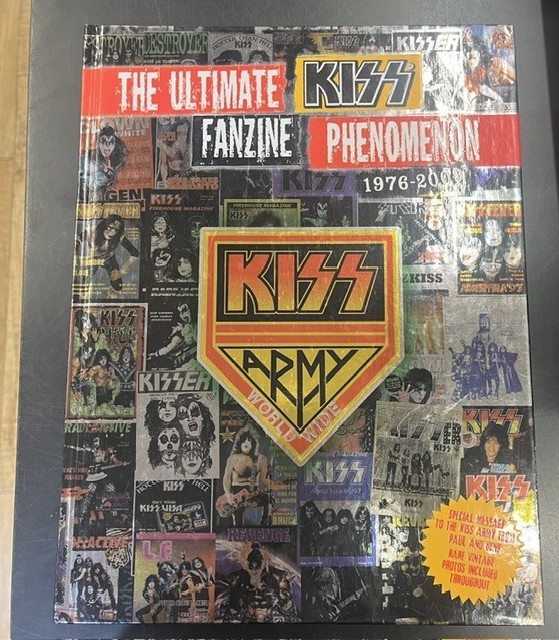 ULTIMATE KISS FANZINE PHENOMENON 1976-2009」入荷!! : CD・レコード