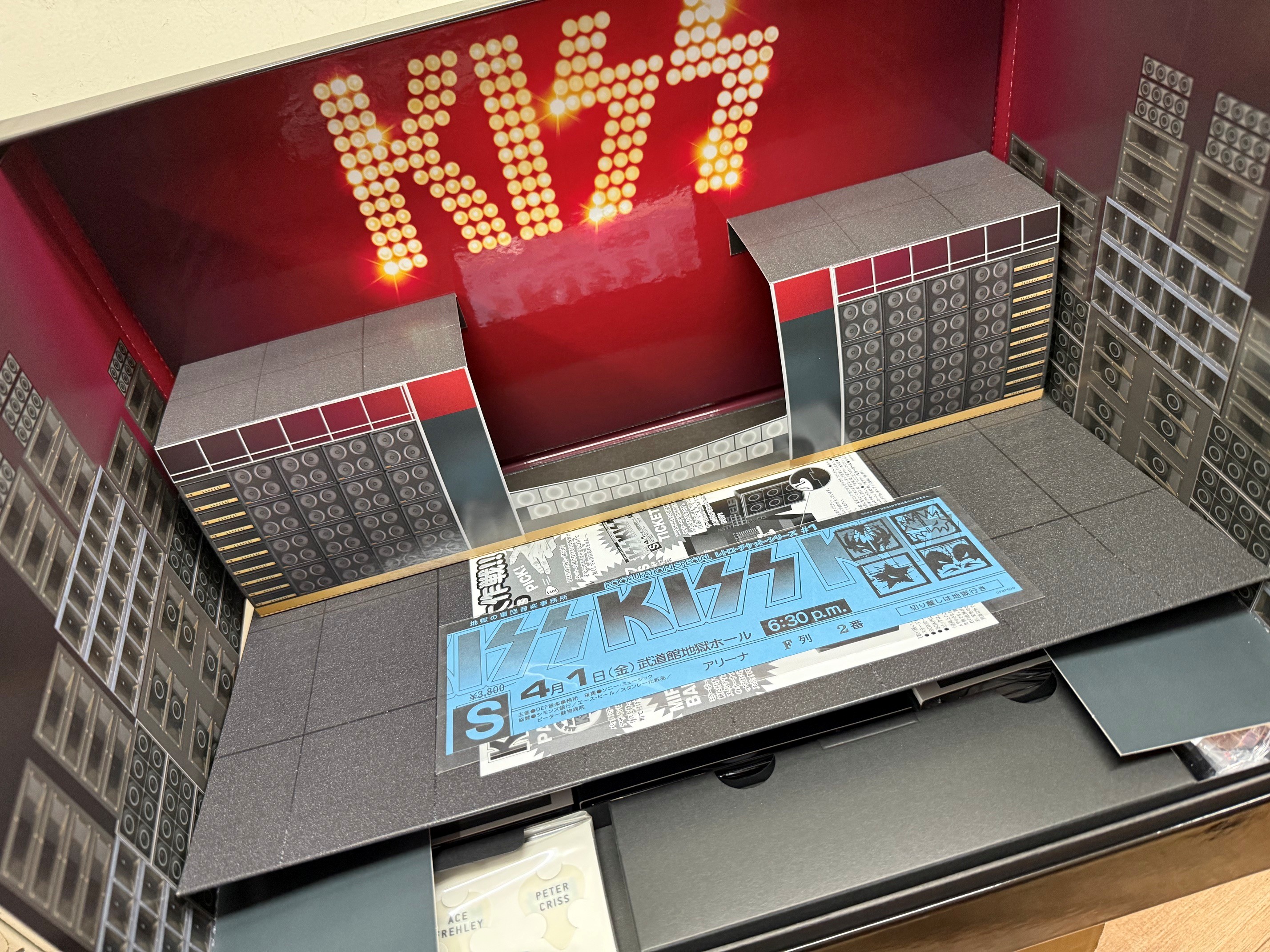 KISS 地獄大全 9/19(土) KISS地獄大全 & フィギュア他、マニア垂涎のMETALフィギュア