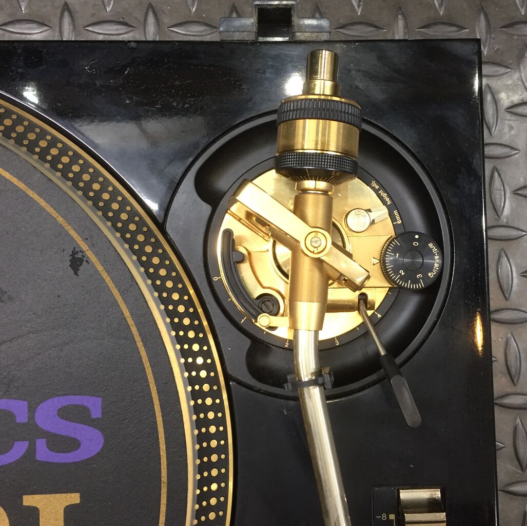 中古ターンテーブル】TECHNICS SL1200 LTDが久々に入荷 中古ターンテーブル】TECHNICS SL1200 LTDが久々に入荷