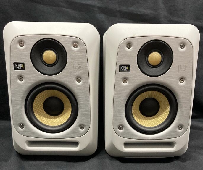 KRKプロフェッショナルラインスピーカーV-SERIESから「V4 SERIES4