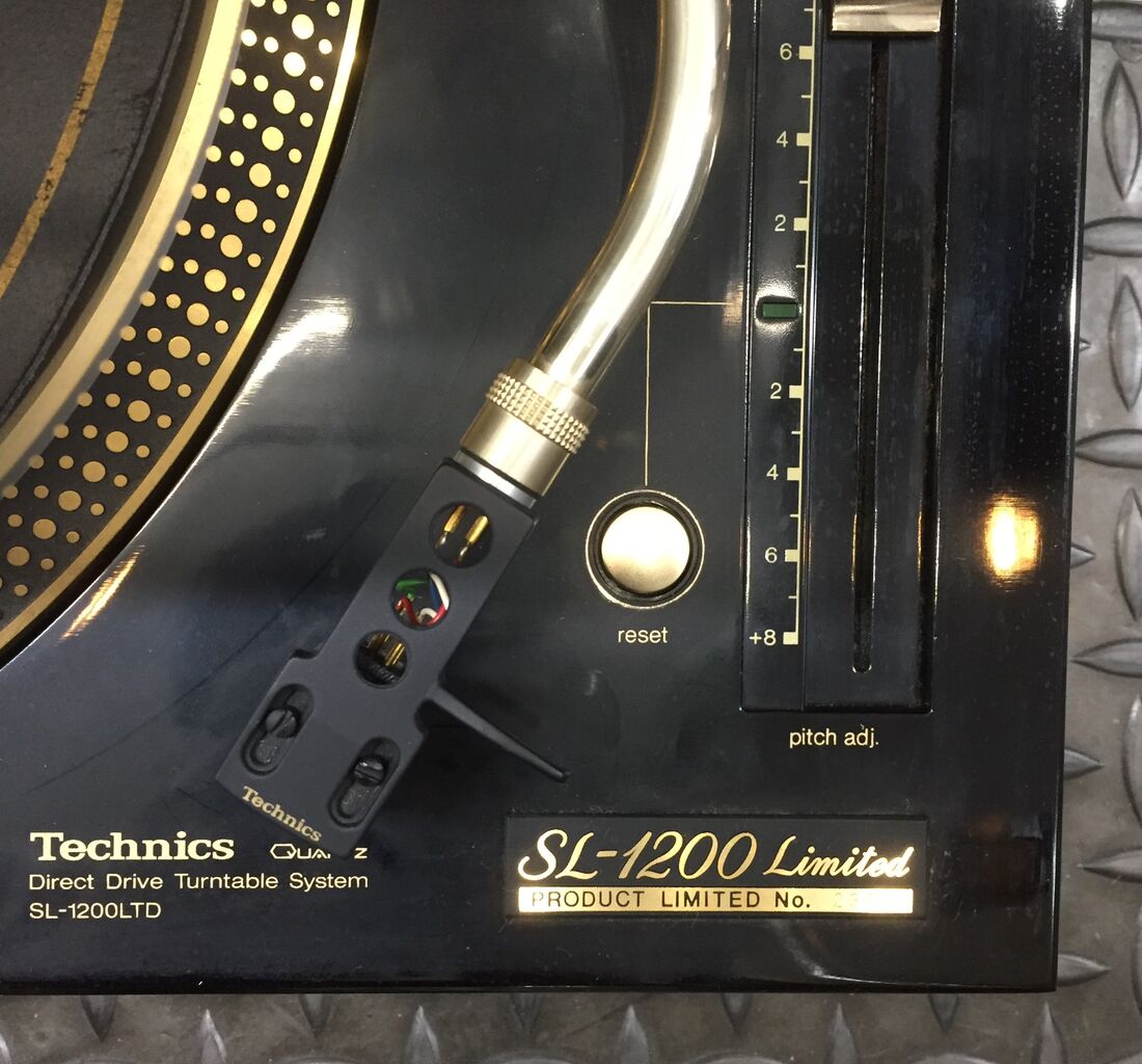 中古ターンテーブル】TECHNICS SL1200 LTDが久々に入荷 中古ターンテーブル】TECHNICS SL1200 LTDが久々に入荷