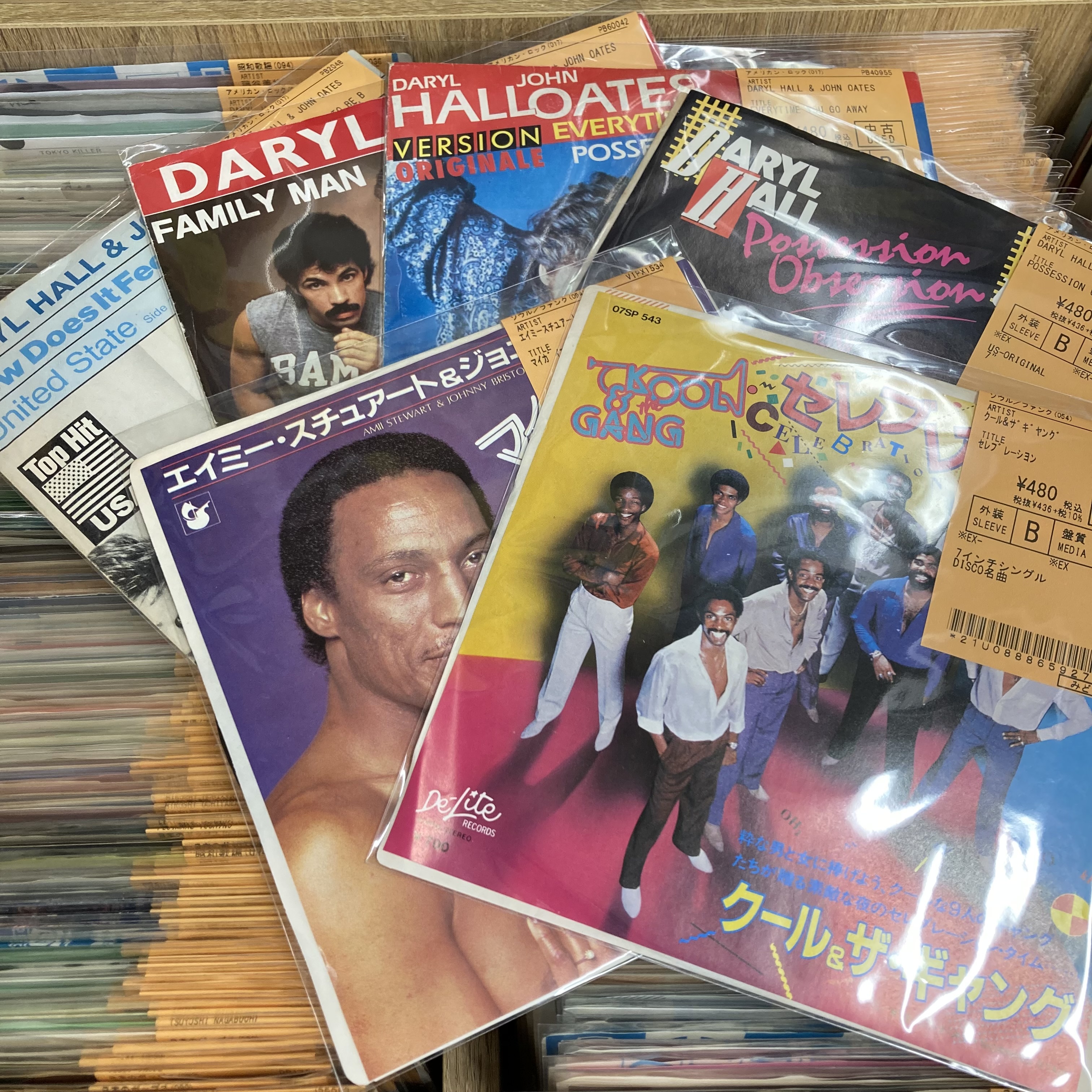 中古レコード(大量約100枚) 10/10(火) 中古レコード新入荷情報】J-POP/J-ROCKのレコード・7インチ